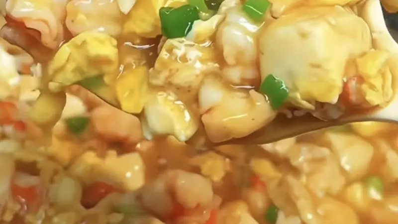 虾仁豆腐抱蛋鲜嫩可口，下饭神器