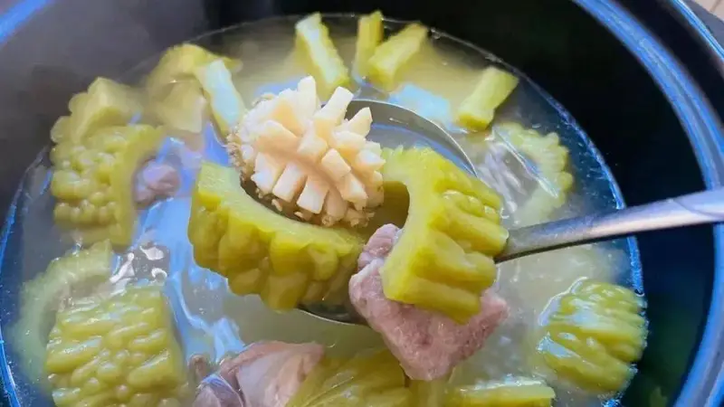 鲍鱼苦瓜汤：清热祛火，滋阴润燥，益胃生津
