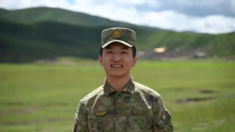 湖南小伙黄以宁,军考703.1分,位列西部战区陆军第一名!