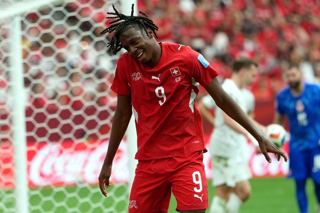 阿斯顿维拉截胡纽卡大生意 总价7000万欧抢签曼赞比