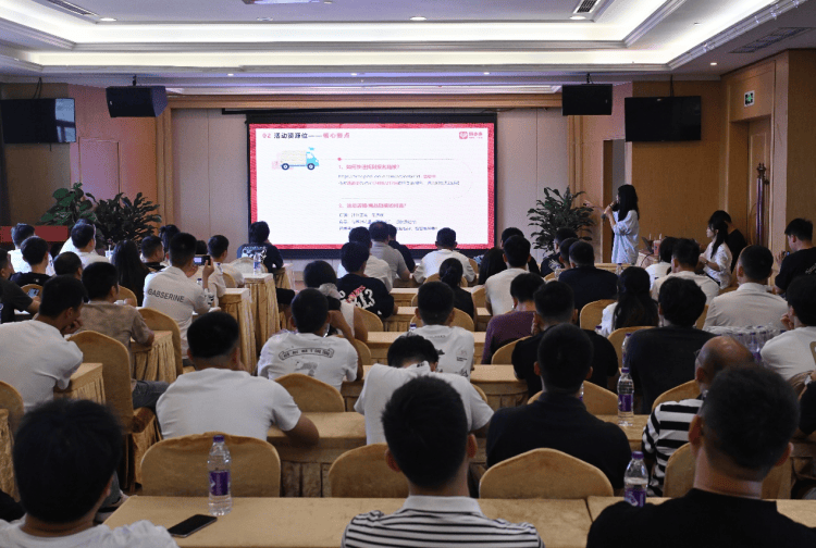 重庆荣昌“蜂糖李”抢鲜上市，“2026多多好特产”助力川渝水果供应链升级