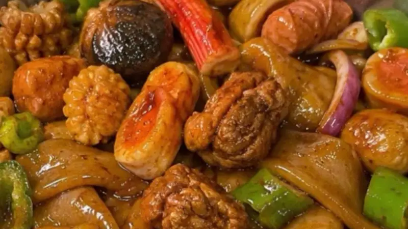 一锅端的神仙吃法：火锅底料大杂烩，香到邻居来敲门