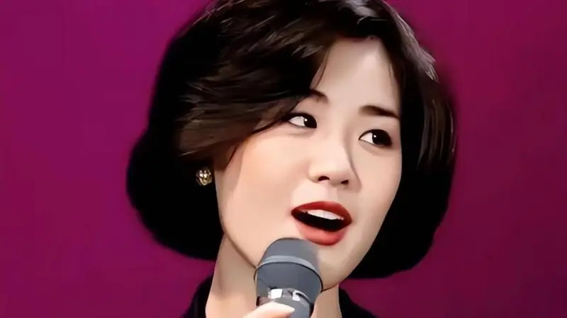 前妻改嫁大导演，亲儿子喊他叔叔：离婚30年零互撕，北京名嘴如今咋样了？