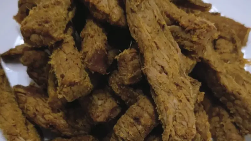 七分干爽三分柔润，风味完胜市面成品肉干