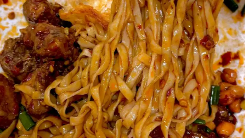 遵义秘制辣鸡面:在家复刻地道风味
