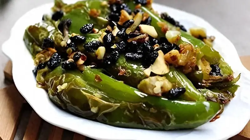 豆豉配青椒炒出绝佳家常味 虎皮出锅满屋香米饭不够吃