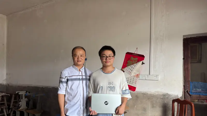 “想陪奶奶去趟张家界!”初中痛失父母湘乡少年完成高考,想替爸妈尽孝兑现父亲承诺