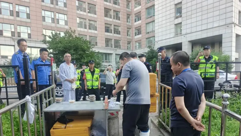 朝阳公园严格整治摆摊乱象 创造游园安全舒适环境