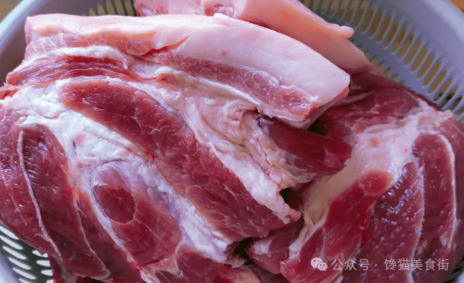 猪肉最好吃的部位，肉贩子都想留着自己吃，你知道是哪些部位吗？
