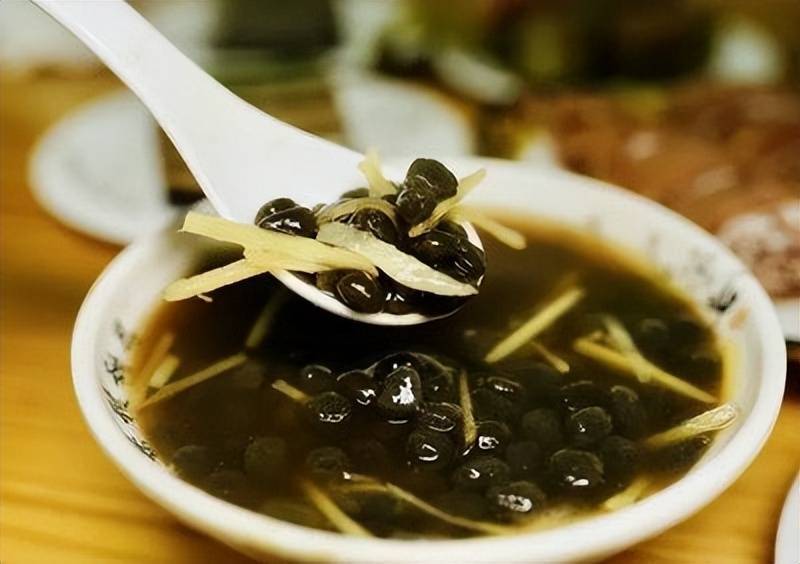 一碗“有味道”的乡愁：解密海南小吃鸡屎藤粑仔