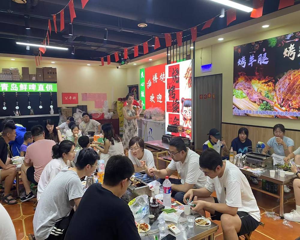 淄博烧烤多人聚餐适合选择什么样的门店