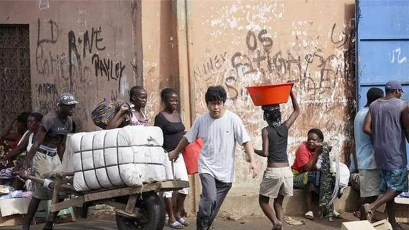 100万“华人”在非洲为何不愿回国？可能是土豪与穷人的差别