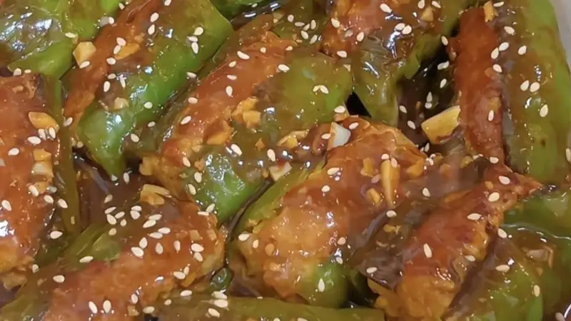 青椒酿肉：一口沦陷的家常菜