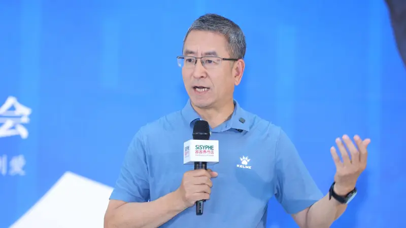 白岩松谈《白说》出版十周年:“活人感”才是生活最核心的本质