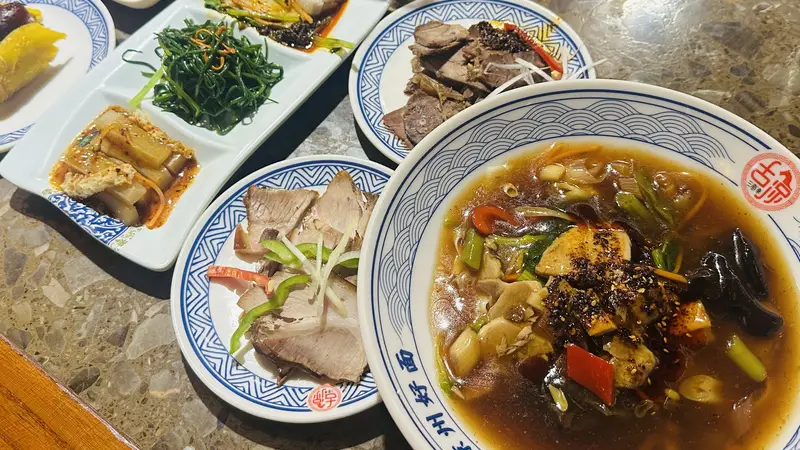 如意甘肃·清凉盛夏|南城门下灯火长街,一口吃尽千年凉州烟火