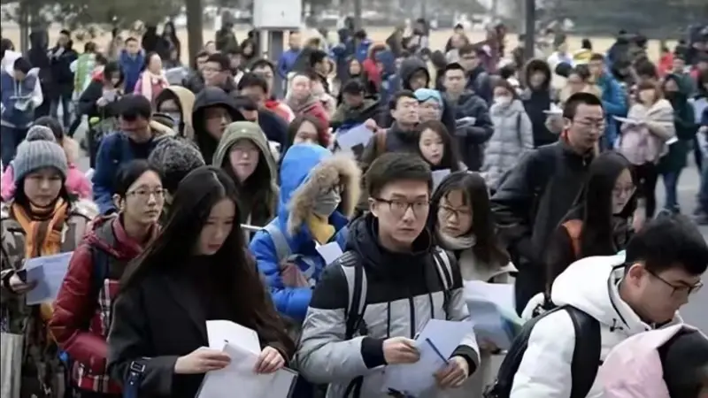 大学生就业趋势已定？7月起，985、211应届生或将面临3个大变动！