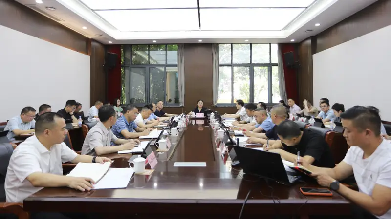 大巴山北屏康养旅游度假区建设专题会召开，县委书记王春梅强调加快推进文旅康养产业发展