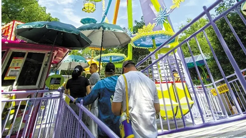 杭州少年宫第三代摩天轮焕新重开 5分钟运行时长加4元票价保留成市民打卡热点