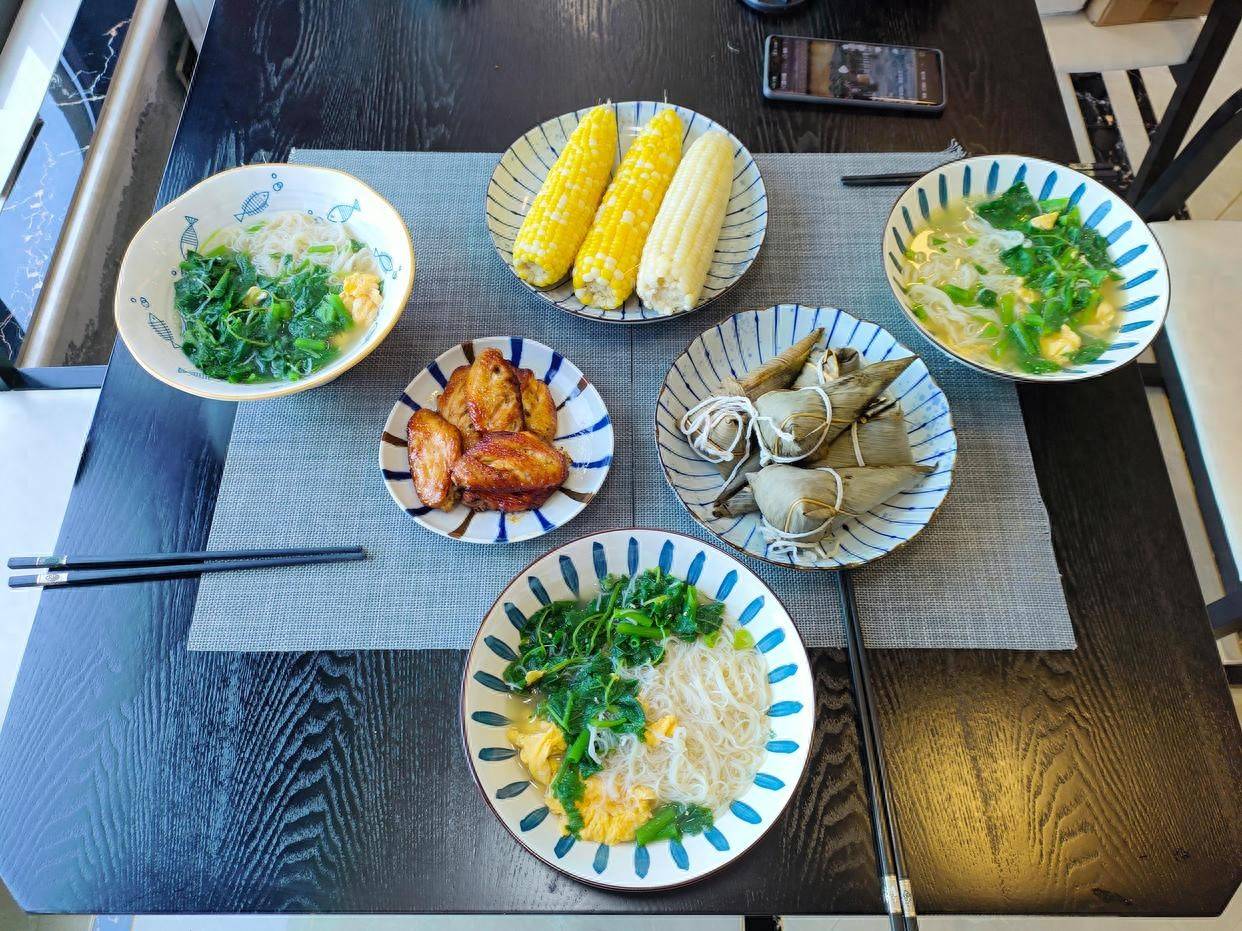 聪明！蒸1锅煮1锅，老公30分钟搞定早餐，全家都夸好吃！