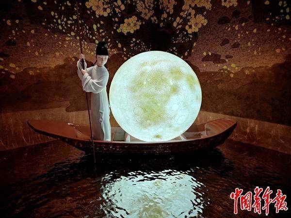 在历史缝隙里，听到诗人的心跳