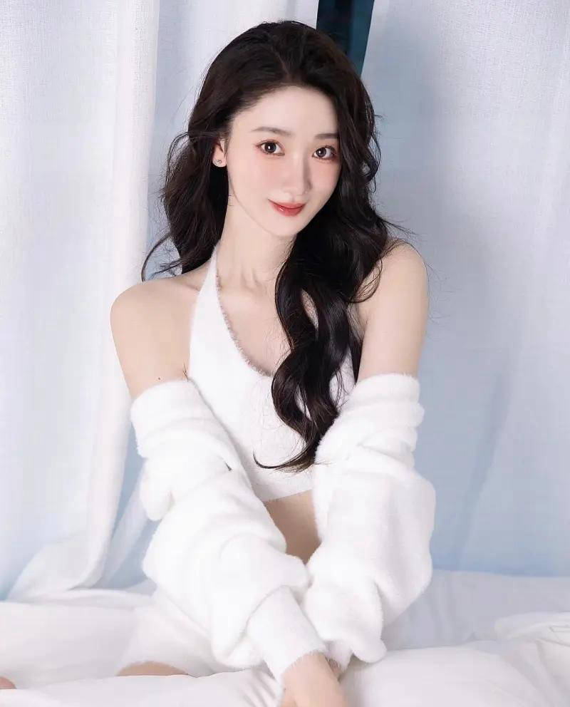 恭喜！辽宁悍将恋情曝光，女友身高超170，颜值不凡，电竞主持人