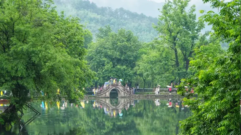 2026黄山避暑旅游攻略:住进黟县古村,邂逅24℃夏天