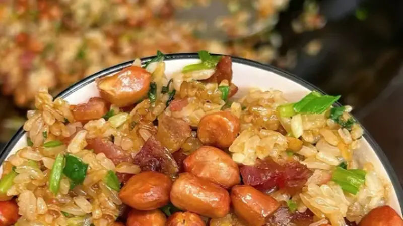 香糯诱人腊味糯米饭:油润软糯咸甜交织的美味享受