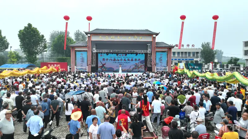 临泉瓦店镇：唢呐斗羊美食汇乡村盛夏狂欢
