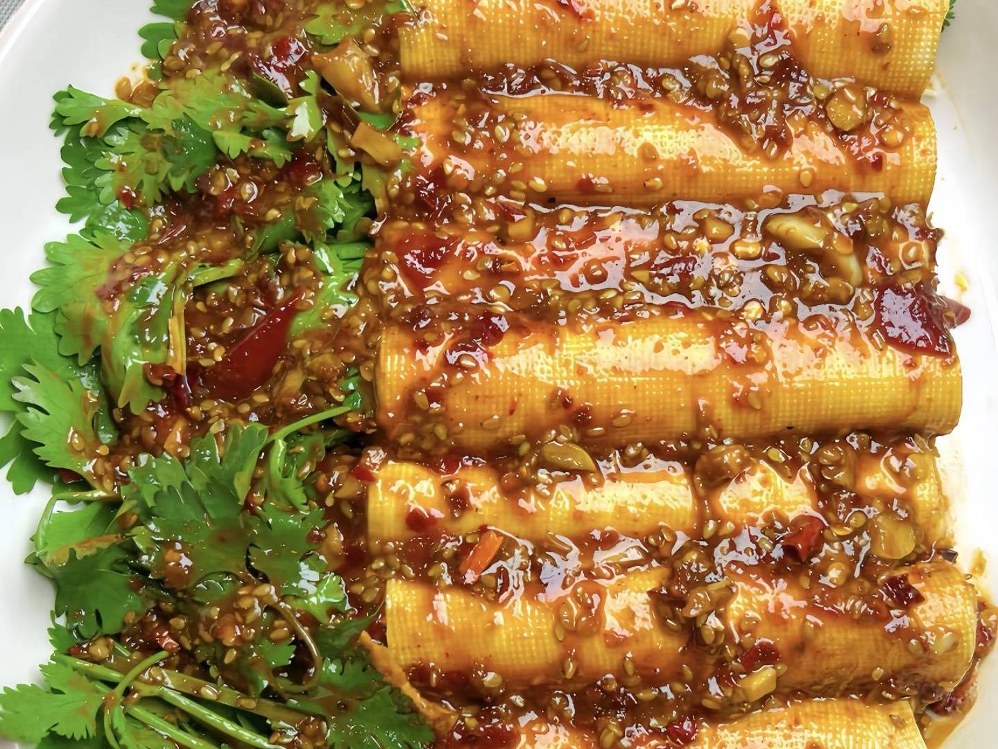 香菜豆皮卷：5分钟搞定，一口封神的神仙小吃