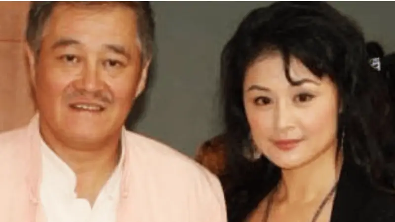 两性关系：45岁后，女人不怕你动手动脚，就怕你动这3样！