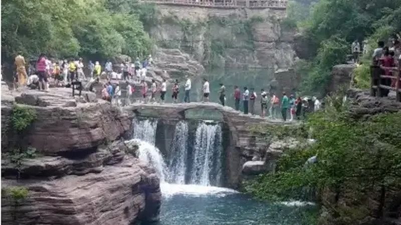 泰山旅行社服务应用场景与适配分析:以泰安齐鲁大地旅行社为例