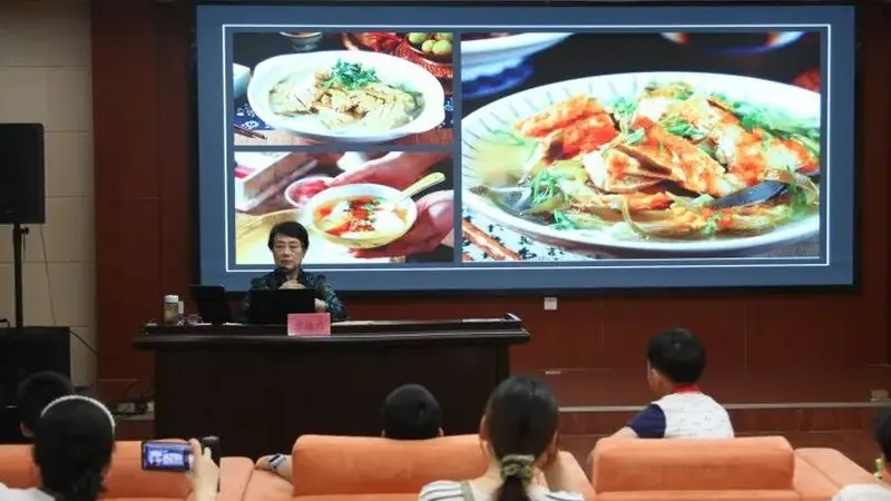 活动报道‖烟火藏文脉 早茶忆乡愁:“早点来泰州” 第三讲开讲