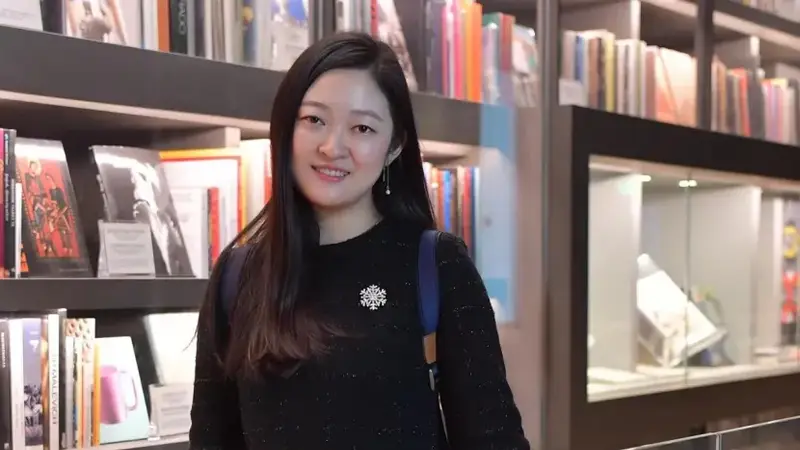 东西问｜武琼芳：敦煌石窟多元服饰文化如何见证千年流行时尚？
