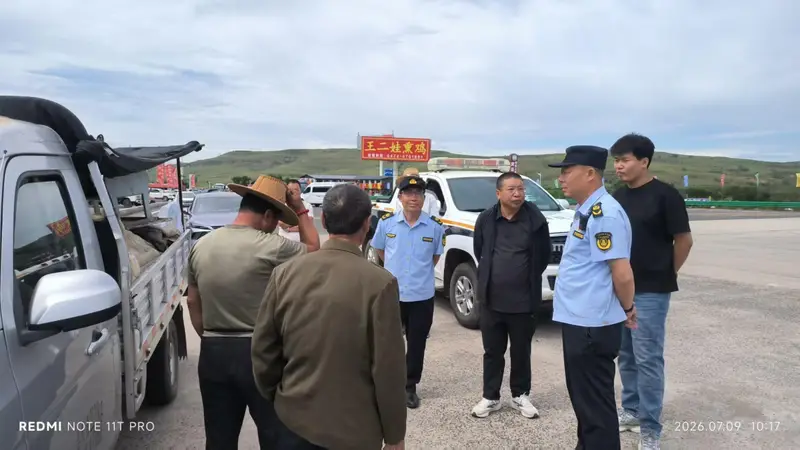 旅游市场整治 | 多部门联合巡查执法，整治熏鸡小镇路域环境
