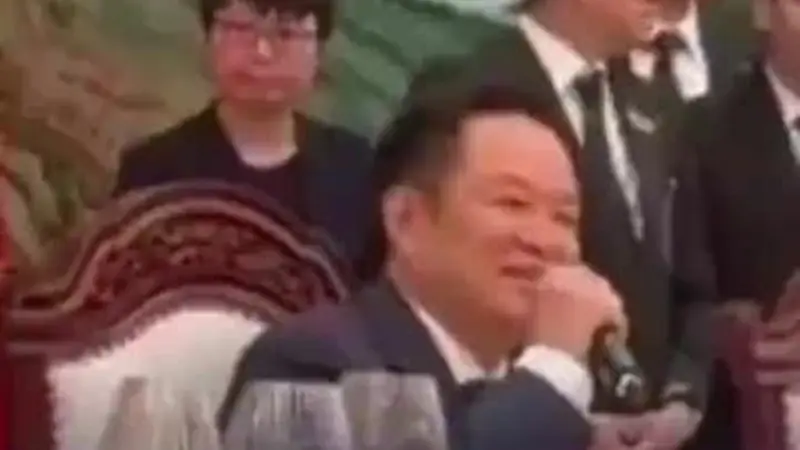 泰国总理访华期间献唱中文经典《甜蜜蜜