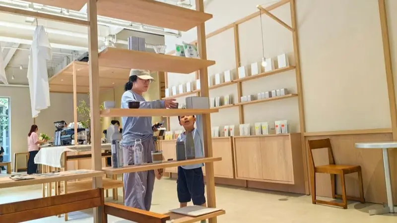 从线上爆款到线下桃源，白鲸咖啡十周年打造前店后厂工坊，爱好者直呼终于等到你