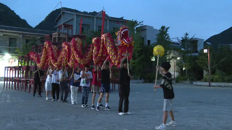 夜幕下的非遗传承：老艺人点亮乡村文化课堂