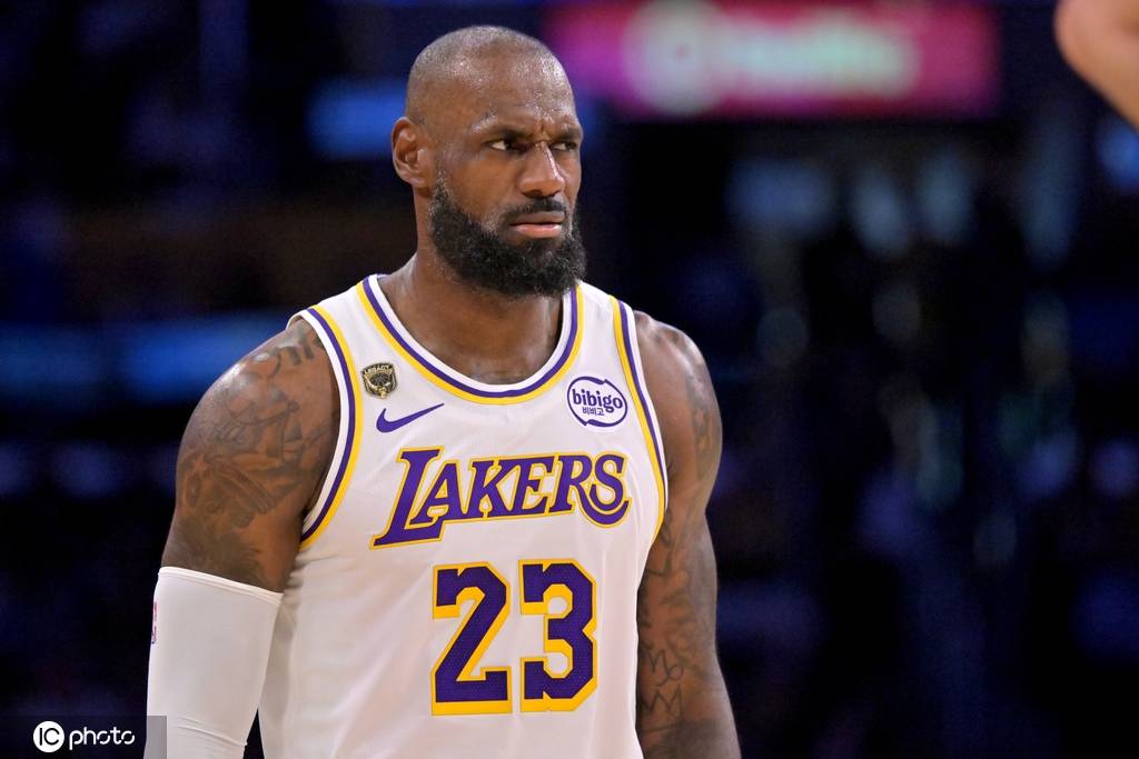 Shams：詹姆斯将继续NBA生涯 下赛季告别湖人去他队效力